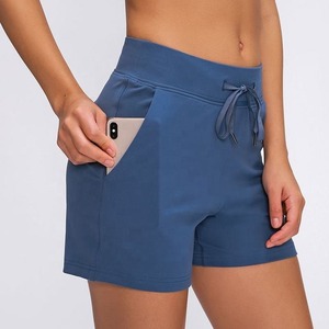 Nouveau short de sport taille basse sans couture Scrunch pour femme Short de course à compression avec motif solide de contrôle du ventre - Product Image 3