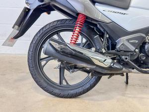 Motocyclettes sportives Honda CB125F d'occasion à vendre - Product Image 4