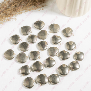 Pendentif Cœur en Pyrite Best-Seller – Cristaux Semi-Précieux de Guérison pour la Méditation, le Quotidien ou les Fêtes – Prix de Gros - Product Image 1
