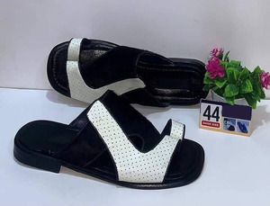 High Quality Wholesale ARABIC <b>Slippers</b> for Men Saudi Arab Sandals Arabian Chappal PU Leather Men Custom Logo Crocodile Pattern - Product Image 5