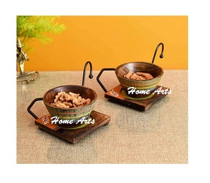 Serveur à noix en bois de couleur marron au design simple avec plateau, qualité supérieure, serveur à dessert provenant du meilleur exportateur en Inde - Product Image 2