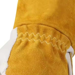 Gants de travail industriels robustes bicolores enduits de latex de couleur blanche et rouge pour la construction et le jardin. - Product Image 2