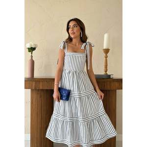 Robe rayée bleu marine avec liens aux épaules - Bleu marine - Product Image 2