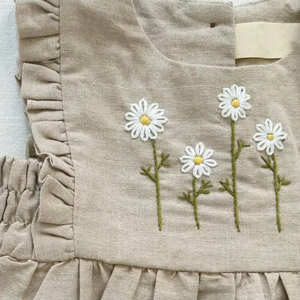 Robe brodée à la main en lin doux pour bébé fille Style décontracté pour le premier anniversaire des tout-petits OEM Made in Vietnam - Product Image 5