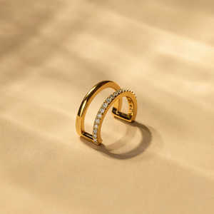 Pendientes de Oreja con Media Perla y Diamante, Joyería de Latón Chapado en Oro - Product Image 2