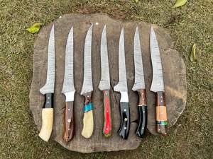 Cuchillo de Cocina Santoku Profesional de Acero Damasco de 6.9 Pulgadas, Acero Inoxidable con Alto Contenido de Carbono, Mango de Madera Pakka, Cuchillo para Filetear - Product Image 3