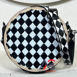 กระเป๋าหนังแท้ลายตารางหมากรุกสีดำขาว ทรงกลมสะพายข้าง ขนาดใหญ่ สำหรับผู้หญิงและเด็กผู้หญิง ขายส่งแบบใหม่ - Product Image 1