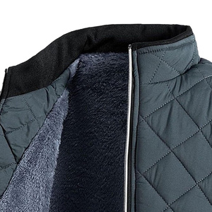 Blouson d'hiver élégant pour homme avec impression personnalisée, doublure douce au toucher, rembourrage thermique et options de marque privée complètes - Product Image 4