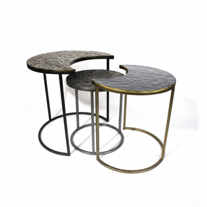 Ensemble de tables d'appoint gigognes multifonctionnelles de luxe en fer et aluminium pour salon, chambre, canapé, café, hôtel – Vente en gros pour acheteurs professionnels - Product Image 1