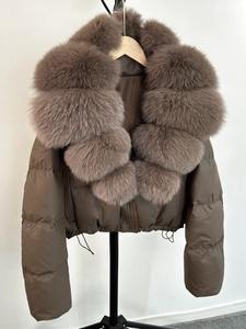 Nouvelle veste bouffante à col en fourrure de qualité supérieure Design élégant Vente en gros Veste imperméable Fabricant de veste d'hiver pour femmes OEM - Product Image 5