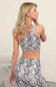 VENTE FLASH - ENSEMBLES DE YOGA POUR FEMMES IMPRIMÉS PAR SUBLIMATION - RESPIRANTS ET PERSONNALISABLES - QUALITÉ INÉGALÉE - STYLE MODERNE ET UNIQUE - Product Image 2