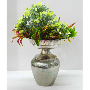 Florero de aluminio caliente de primera calidad niquelado con soporte de base de dos tonos Combinación increíble Venta caliente Florero de mesa de lujo - Product Image 2