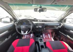 Toyota Hilux SR5 2019 / Disponible à la vente avec faible kilométrage, moteur essence, véhicule bien entretenu et sans accident. - Product Image 5