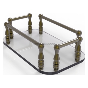 Elegante bandeja de servicio de vidrio rectangular con asas de latón antiguo para una exhibición elegante y opciones de entretenimiento funcional - Product Image 3