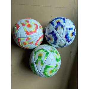 Ballon de football taille 5 pour adultes, personnalisé avec logo, en PU, cousu à la machine, avec logo imprimé pour joueurs professionnels, vente en gros - Product Image 2