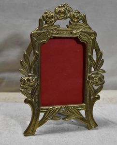 Marco de fotos de metal premium para una decoración elegante del hogar que muestra recuerdos atemporales con un diseño moderno, artesanal y duradero. - Product Image 6