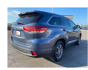 Véhicule SUV Highlander XLE d'occasion de 2018 à vendre et prêt à être expédié - Product Image 1