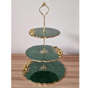 Support à gâteau en résine fait main avec tranche d'agate polie par Tradebit - Product Image 2