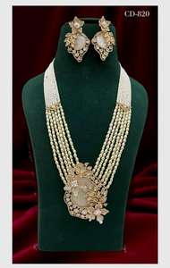 Collier ras du cou Rani Haar multicouche avec perles Kundan et rubis avec boucles d'oreilles artisanales - Product Image 5