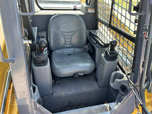 ACHETER UNE CHARGEUSE COMPACTE GEHL V270 - Product Image 5