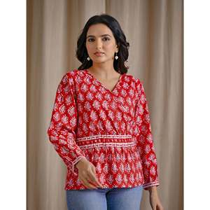Top Corto Informal Rojo de Algodón con Estampado a Mano, Cintura Imperio, Diseño Transpirable - Product Image 3