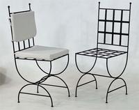 Chaise élégante, moderne et confortable en fil de métal forgé avec base incurvée et dossier en grille pour une utilisation intérieure/extérieure