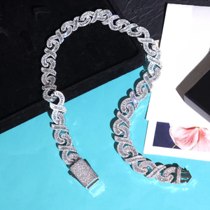 Collar Cubano con Incrustaciones de Moissanita en Plata con Engaste Pavé, Joyería Hip Hop de Lujo, Brillante y Atrevido - Product Image 4