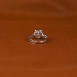 Radiant Cut Lab Créé Diamant Halo Cluster Réglage Bague de Fiançailles 18KT Plaqué Or Massif Style À La Mode Diamant Sans Conflit - Product Image 5