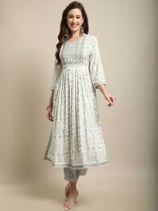 Ensemble pakistanais 3 pièces en coton long et évasé pour femme, comprenant Kurti, pantalon et dupatta, style Salwar Kameez prêt-à-porter décontracté, de créateur indien Maruti Fashion - Product Image 3