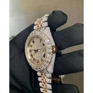 นาฬิกาหรูหราสไตล์ฮิปฮอป สปอร์ต ธุรกิจ  แบบกำหนดเอง  วัสดุสแตนเลส สายหนัง  หน้าปัดกระจกประดับเพชรโมอิสซาไนต์สีขาว  สำหรับผู้ชายและผู้หญิง - Product Image 3