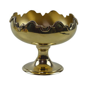 Bols tendance à finition dorée Bol à fruits et à fruits secs entièrement en laiton Plat de service en forme de fleur pour servir et décorer - Product Image 1