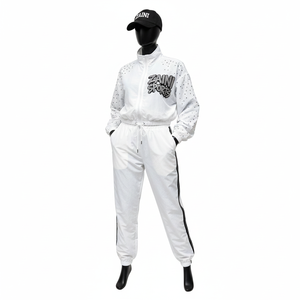 Conjunto de Chaqueta Cortavientos para Mujer, Tejido Suave de Poliéster Blanco con Paneles de Lunares en las Mangas, Logotipo Personalizado Bordado, Chaqueta Cortavientos de Talla Grande - Product Image 1