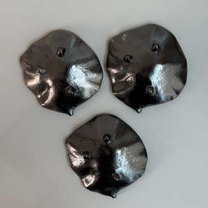 Bol en aluminium fait main classique et luxueux en forme de feuille pour fruits secs, utilisation de mariage, utilisation de fête, au prix le plus bas en Inde - Product Image 4