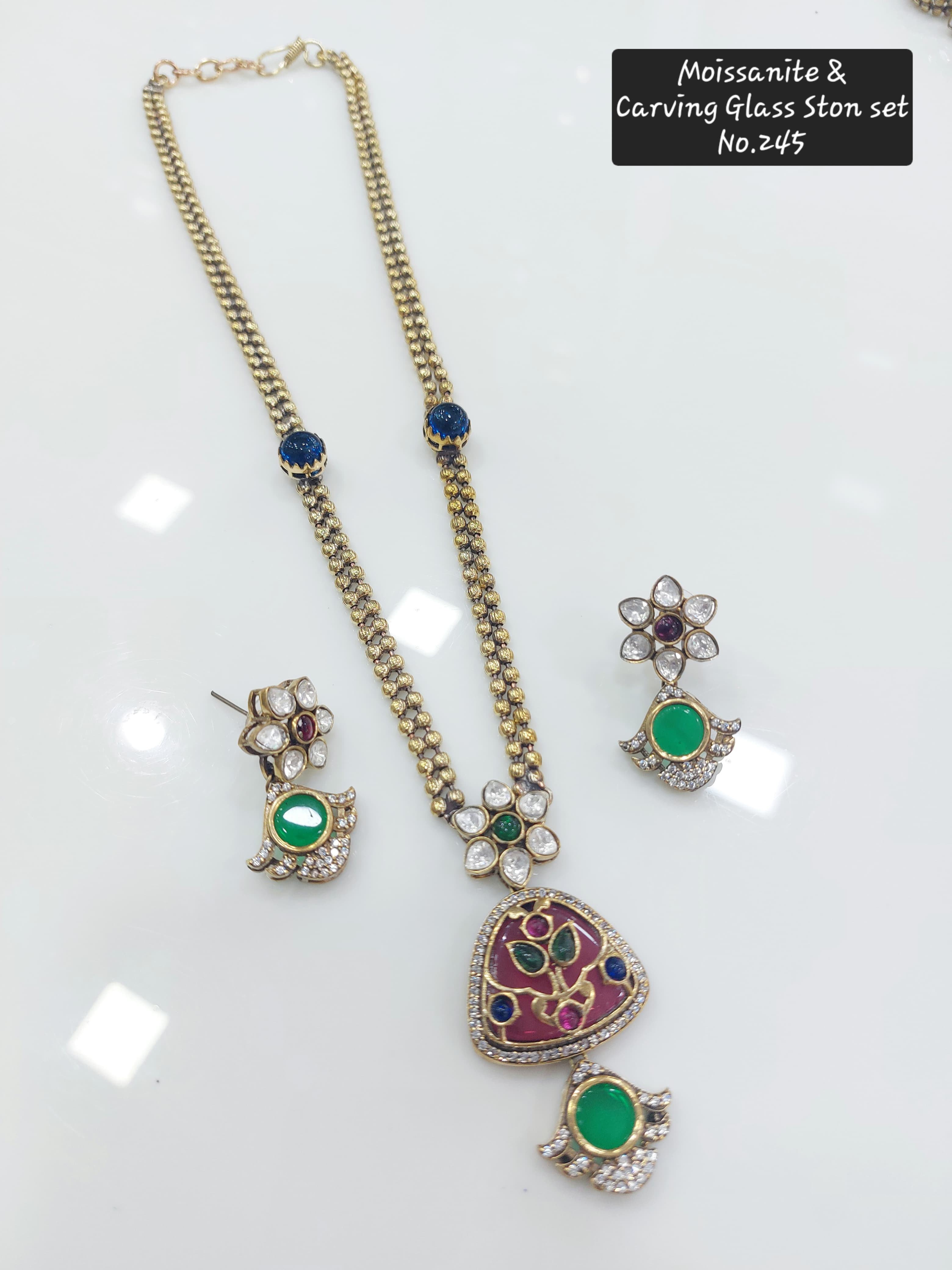 สีเขียว