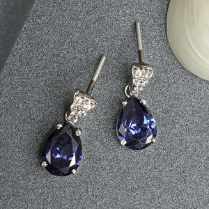 Boucles d'oreilles CLARA pour femmes en argent sterling 925 bleu royal, plaquées rhodium avec zircone suisse et accents en or 18 carats - Product Image 2