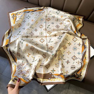 Nouveau luxe dernier concepteur imprimé fleuri foulard en soie pour les femmes carré foulard en soie Bandana multifonction foulard - Product Image 1