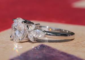 Anillo de compromiso de moissanita ovalada, anillo de corte Marquesa, anillo de racimo de diamantes, regalos de aniversario para esposa, joyería personalizada - Product Image 2