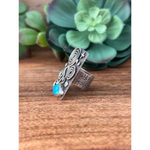 Anillo Artesanal de Alex Sanchez con Turquesa Blue Ridge y Bisel de Plata Esterlina, Talla 6.5, para Uso Diario - Product Image 3