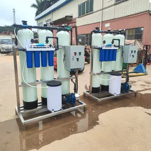 Installation de purification d'eau potable Machine de traitement de l'eau Système de filtration de purificateur d'eau industriel par osmose inverse avec prix