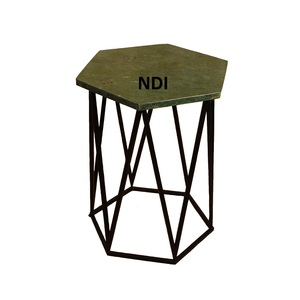 Table de luxe en métal et mable avec revêtement en poudre noire, table de centre de jardin au design fait main pour restaurant et hôtel - Product Image 1