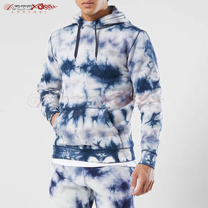 Sudadera con capucha básica para hombre con diseño Tie Dye y bolsillo frontal para todos los días Street Style Fashionable Basics Tie Dye Hoodie - Product Image 1