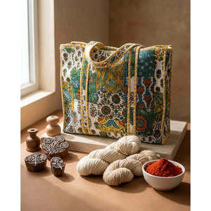 Ensemble de sacs fourre-tout matelassés en coton imprimé à la main pour femmes - Motifs floraux moutarde, émeraude et rouille - Product Image 6