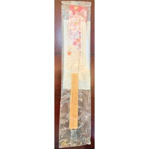 Baguettes en bois de plantation avec un aspect blanc propre pour les ensembles de vaisselle, emballage pour cadeaux d'affaires - Product Image 1