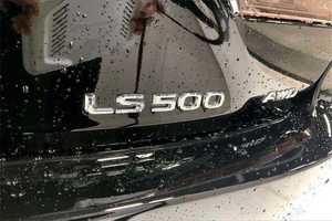 รถ SUV ปี 2022 มือสอง ขับเคลื่อนสี่ล้อ ภายในเบาะหนังสีเข้ม เครื่องยนต์ 4.5 ลิตร 400 แรงม้า เกียร์อัตโนมัติ หลังคาซันรูฟแบบพาโนรามา วิ่งมาแล้ว 1-25000 ไมล์ กล้อง 360 องศา - Product Image 6