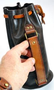 Porte-bouteille de vin monogramme personnalisé fabriqué à la main en cuir véritable porte-bouteille portable pour les fêtes OEM-ALW - Product Image 6
