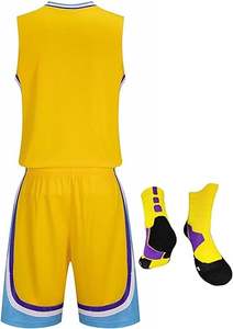 Camiseta y Pantalones Cortos de Baloncesto para Niños y Niñas con Calcetines de Baloncesto a Juego - Product Image 2