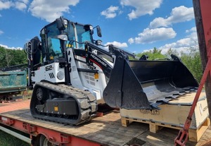 Chargeuse compacte sur chenilles HIDROMEK 62T - Product Image 5