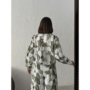 เสื้อและแจ็คเก็ตลายพิมพ์สำหรับผู้หญิงจาก Topshow ขายส่งราคาพิเศษ - Product Image 2