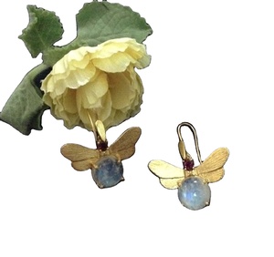 Pendientes de piedras preciosas de mariposa de Color Natural clásico chapado en oro de Plata de Ley 925 de último diseñador - Product Image 1