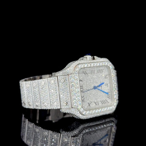 Montre unisexe en or blanc glacé avec moissanite et diamant de haute qualité VVS D clarity - Product Image 2